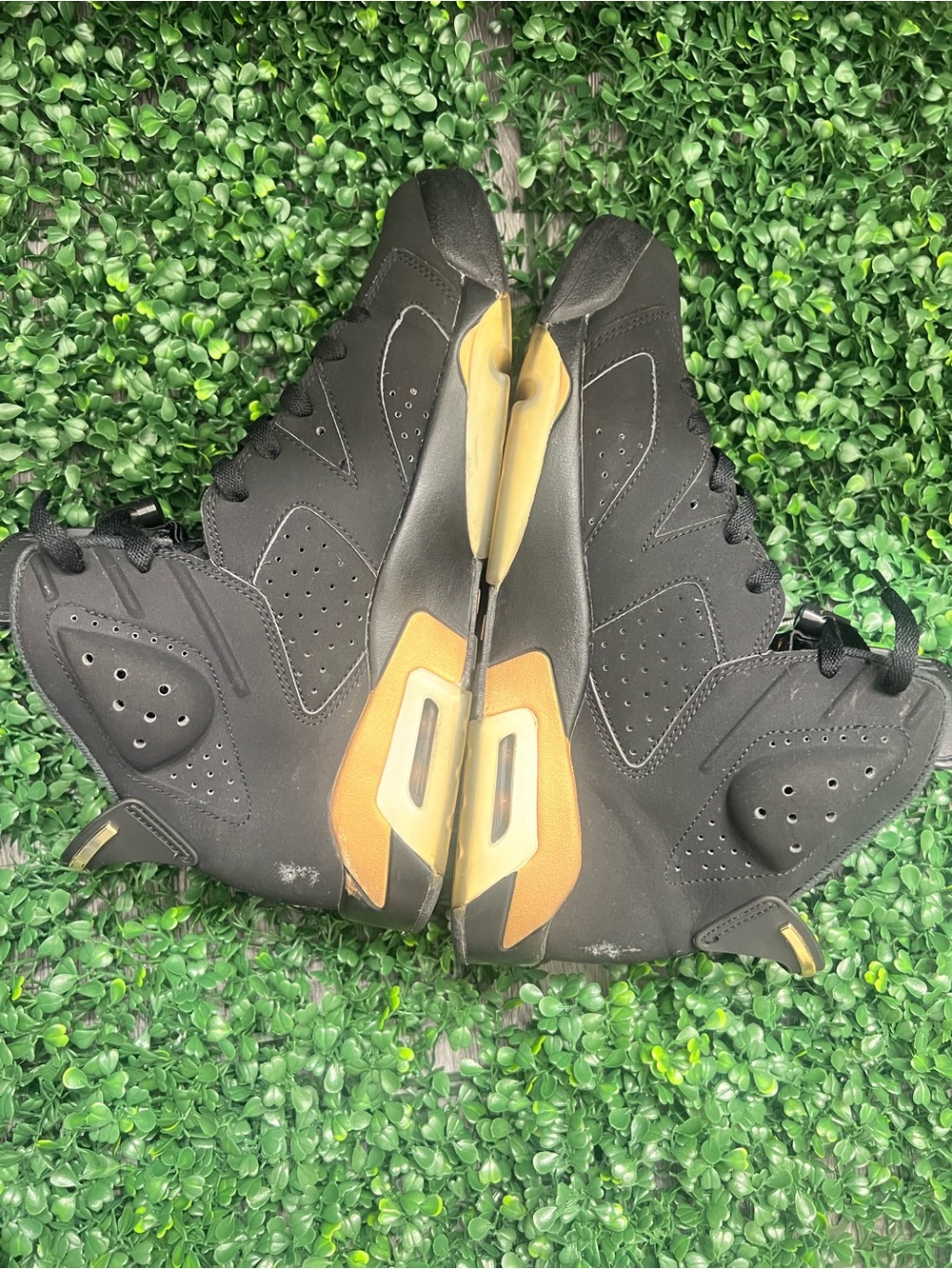 Jordan 6 DMP Men's Black and Gold Retro Basketball Sneakers